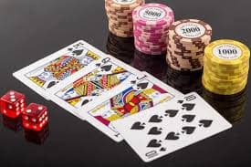Tampilan mobile slot828 dengan latar hijau